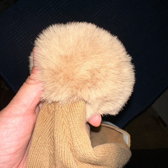 Brand NEW Michael Kors Tan Beenie - Picture 5 of 5